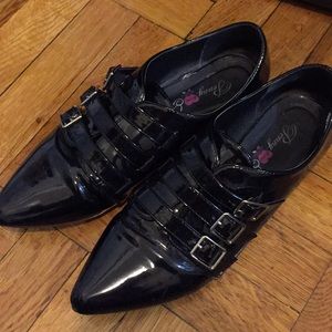 Black flat patent leather loafers
